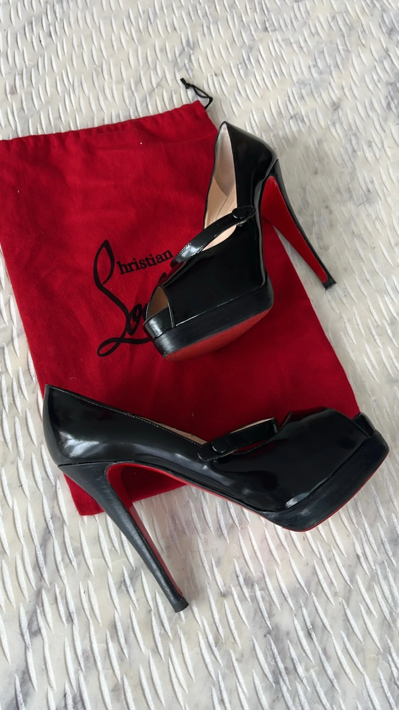 CHRISTIAN LOUBOUTIN
Black No Barre 130mm Patent Platform
Mary Jane Peep Toe Pumps