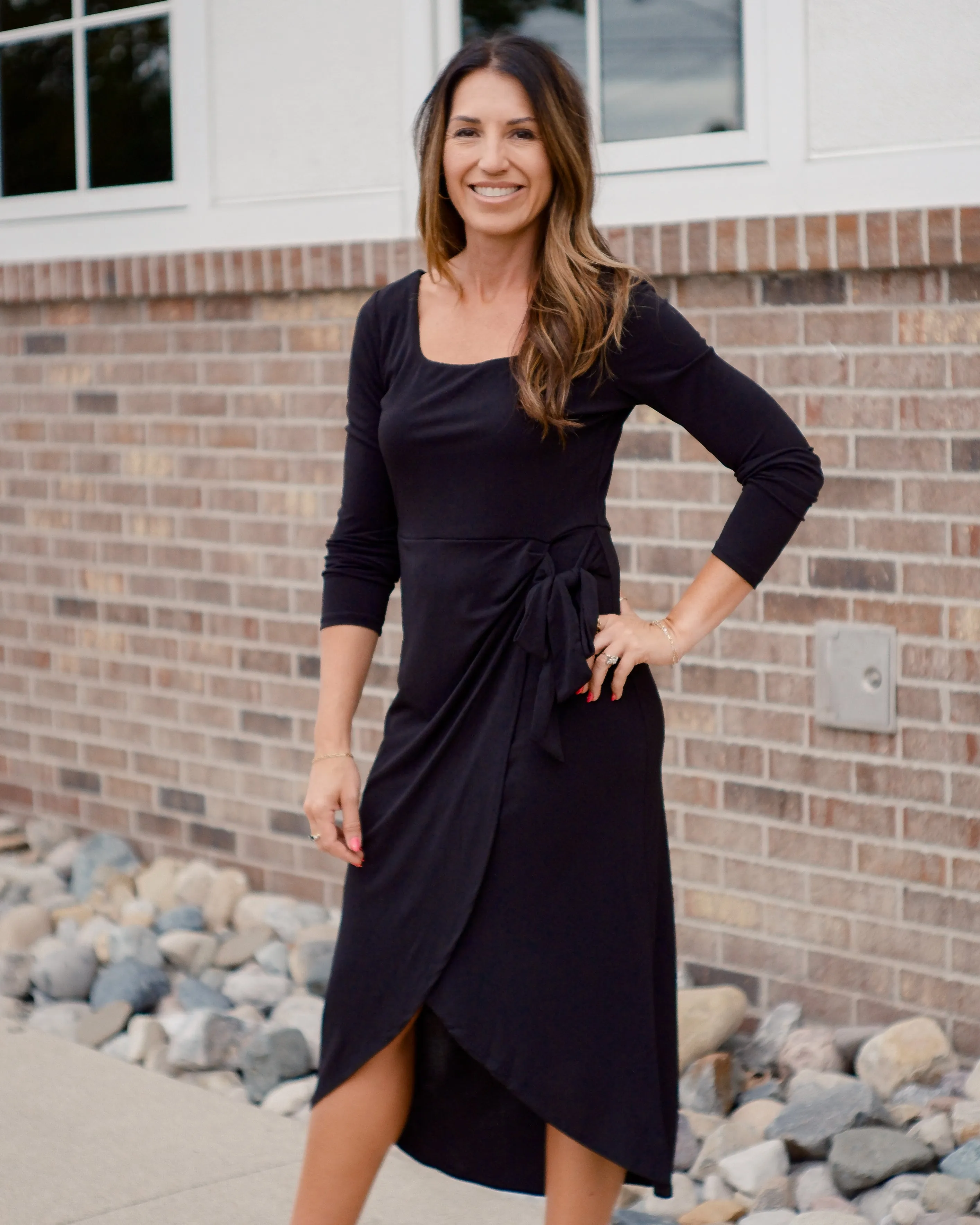 Mia's Chic Wrap Midi Dress