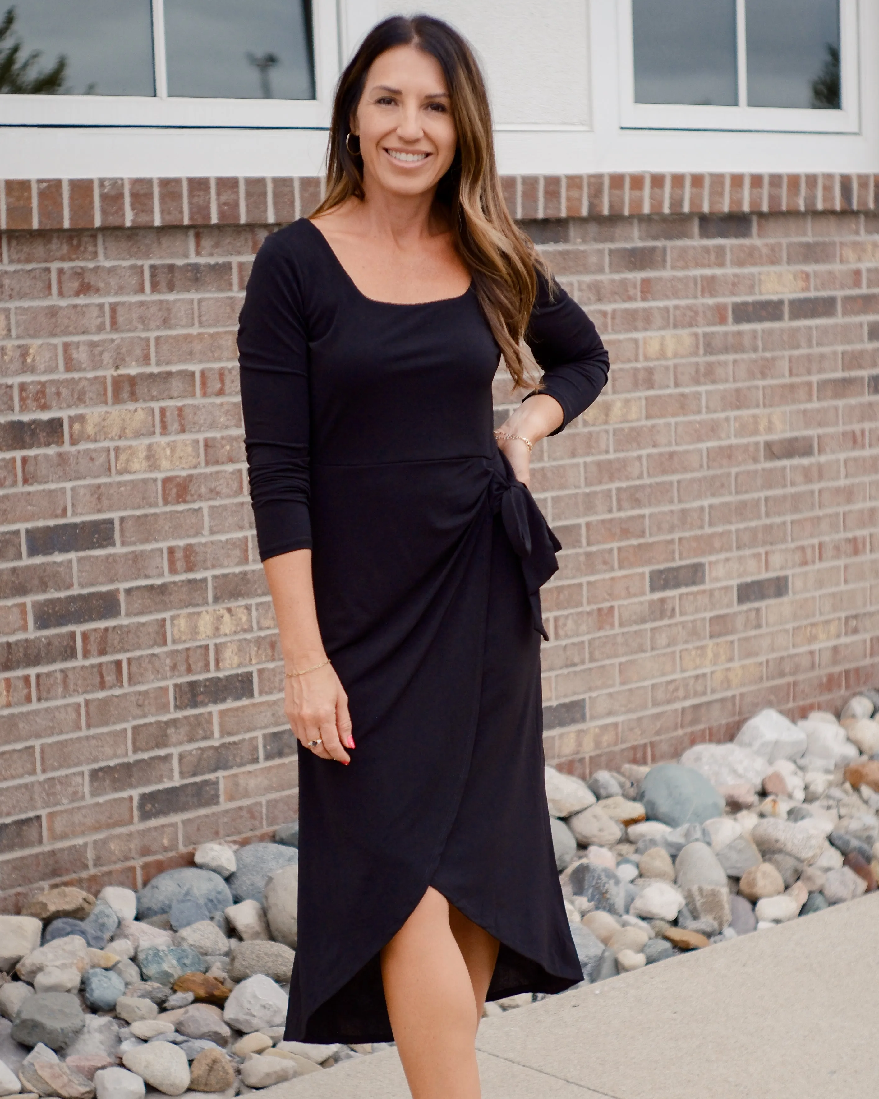 Mia's Chic Wrap Midi Dress