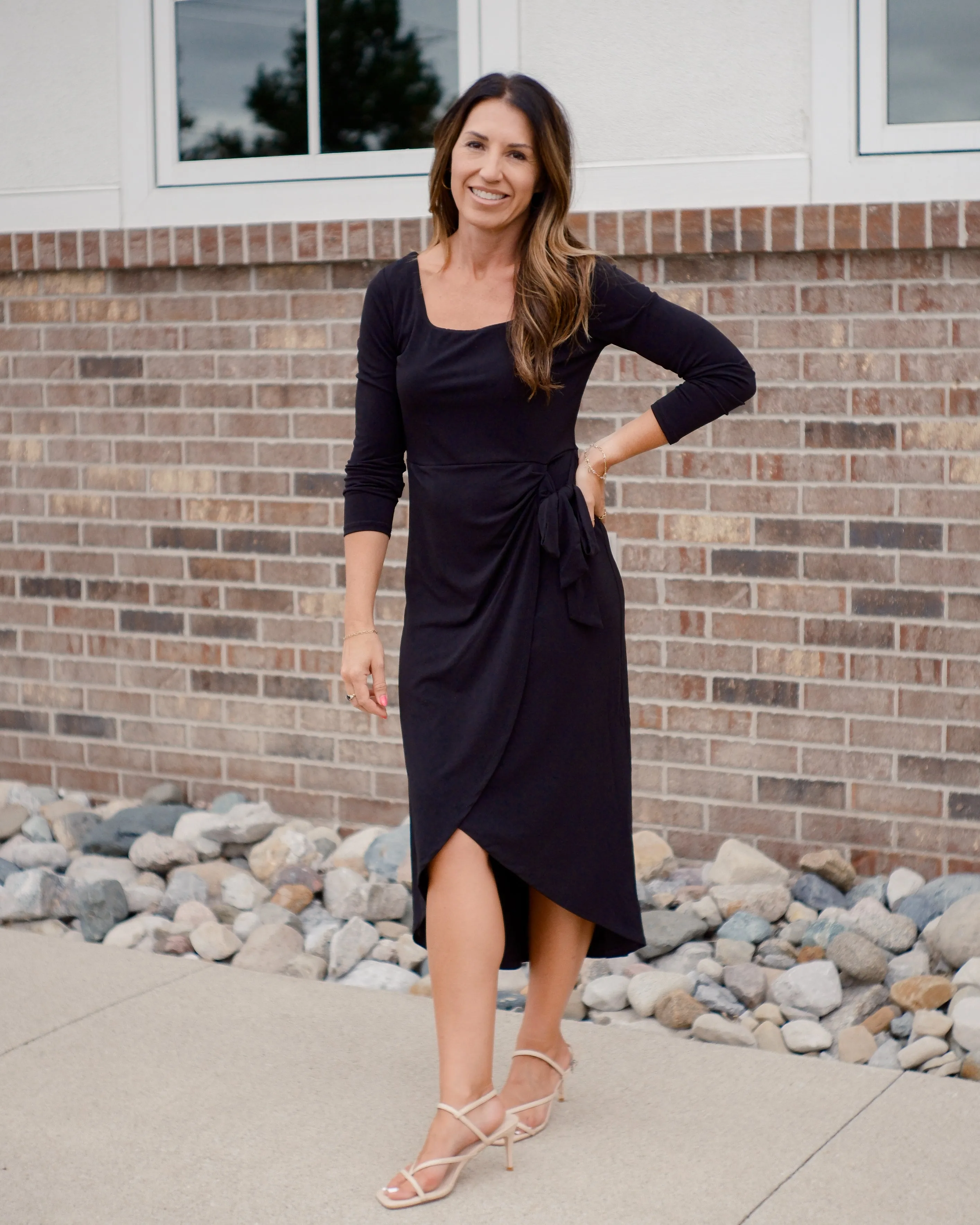 Mia's Chic Wrap Midi Dress