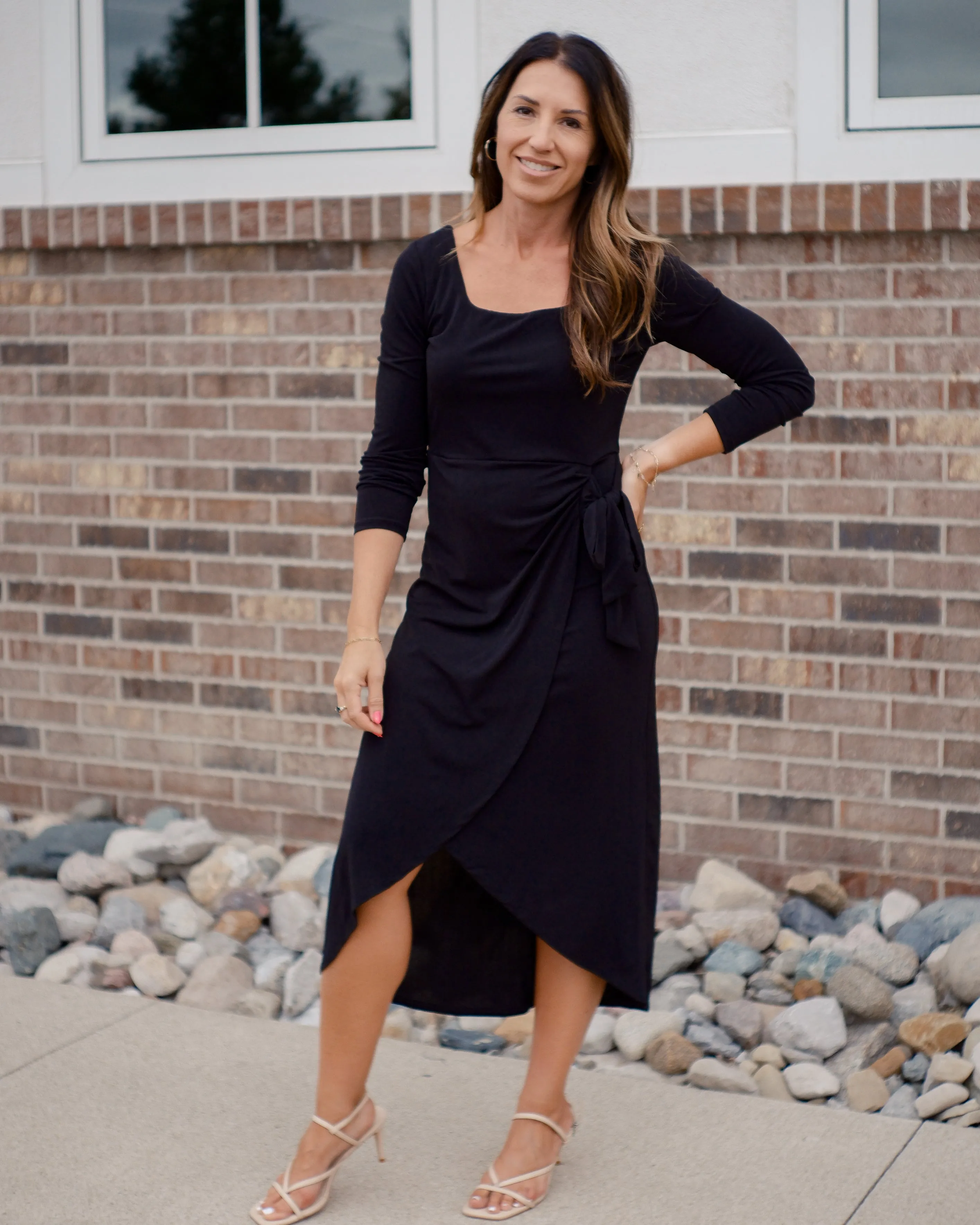 Mia's Chic Wrap Midi Dress