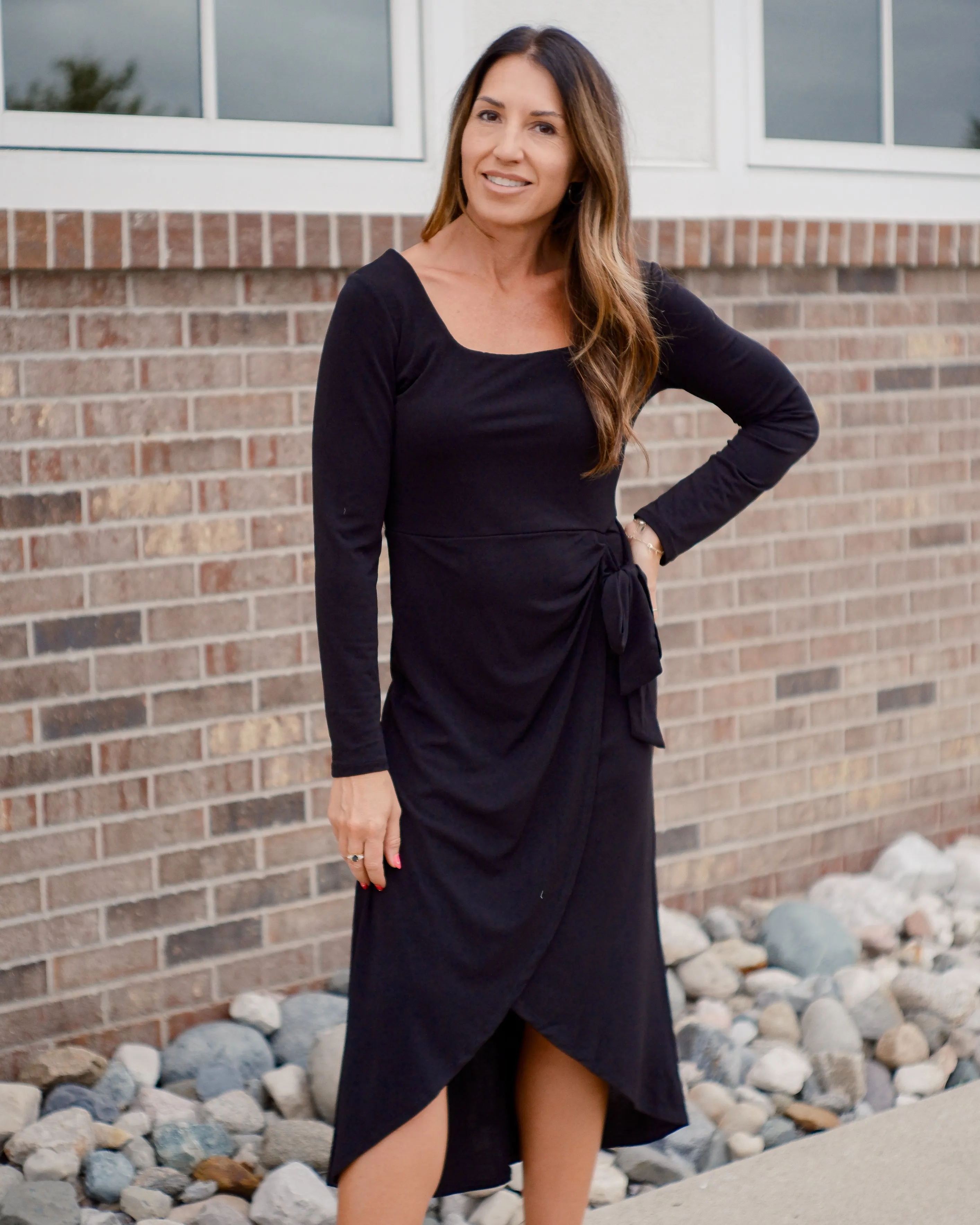 Mia's Chic Wrap Midi Dress