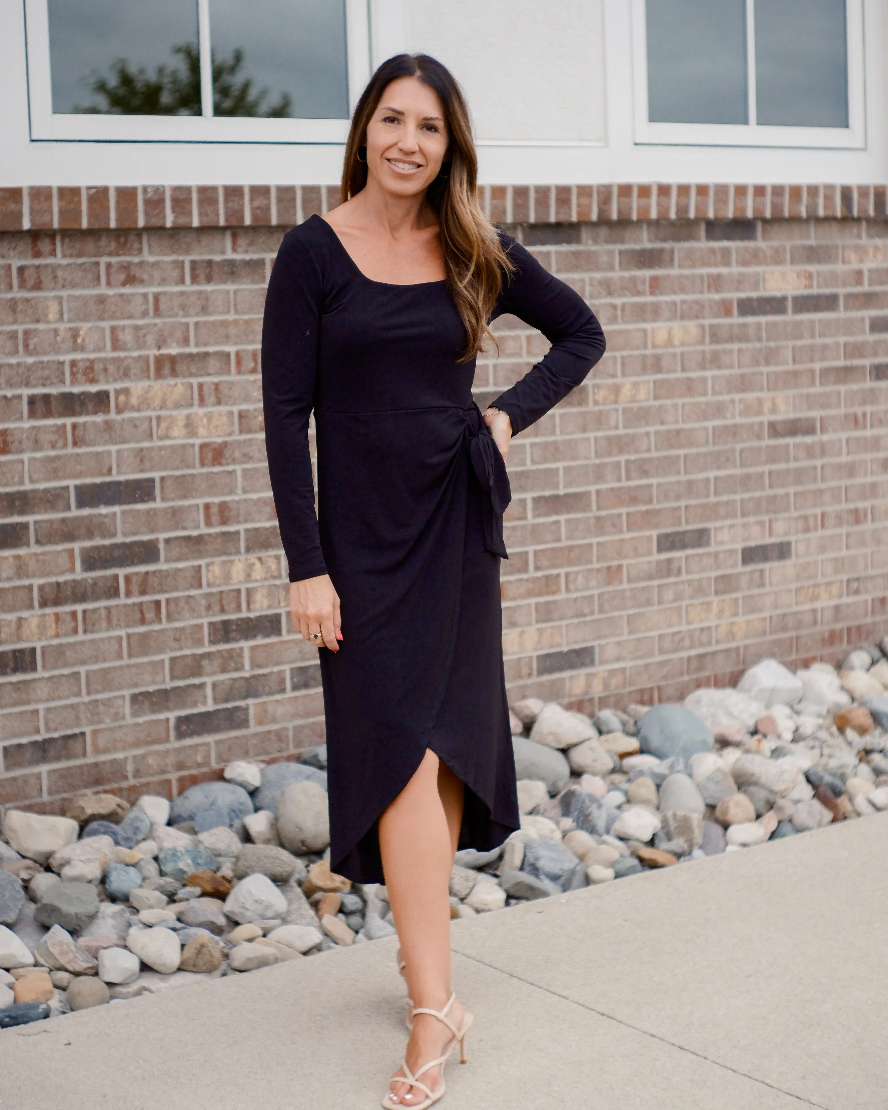 Mia's Chic Wrap Midi Dress